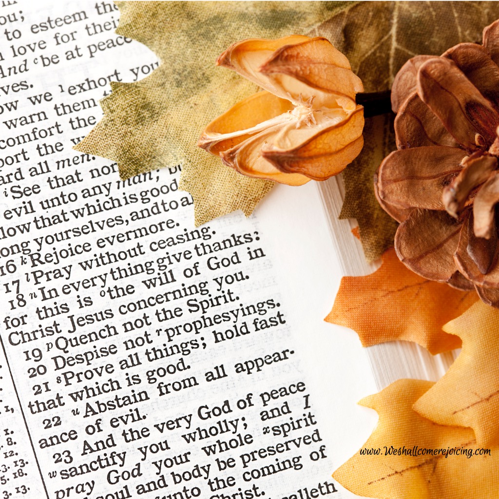 thanksgiving-bible-passage-and-fall-decorations-picture-id471327125.jpg